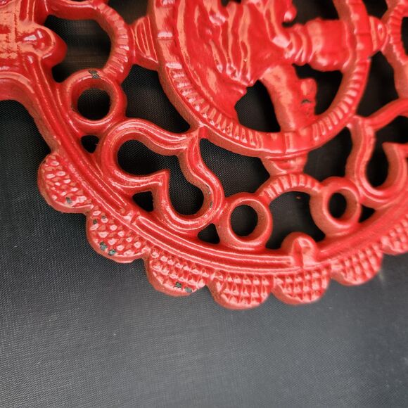 Cast Iron Sunburst Girl Bonnet Footed Trivet Red Enamel Set 2 VTG Folk Art Wall - Picture 6 of 10